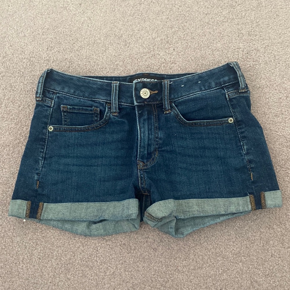 Express Relaxed Low-Rise Shortie - Size 0